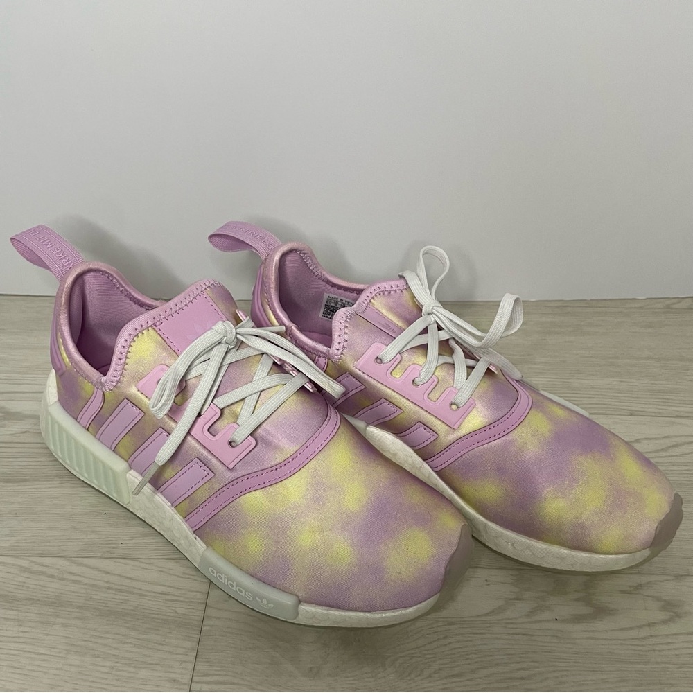 Adidas NMD_R1 Low Bliss Lilac Youth 5.5 Women’s 7 Running  Worn Once Inside EUC